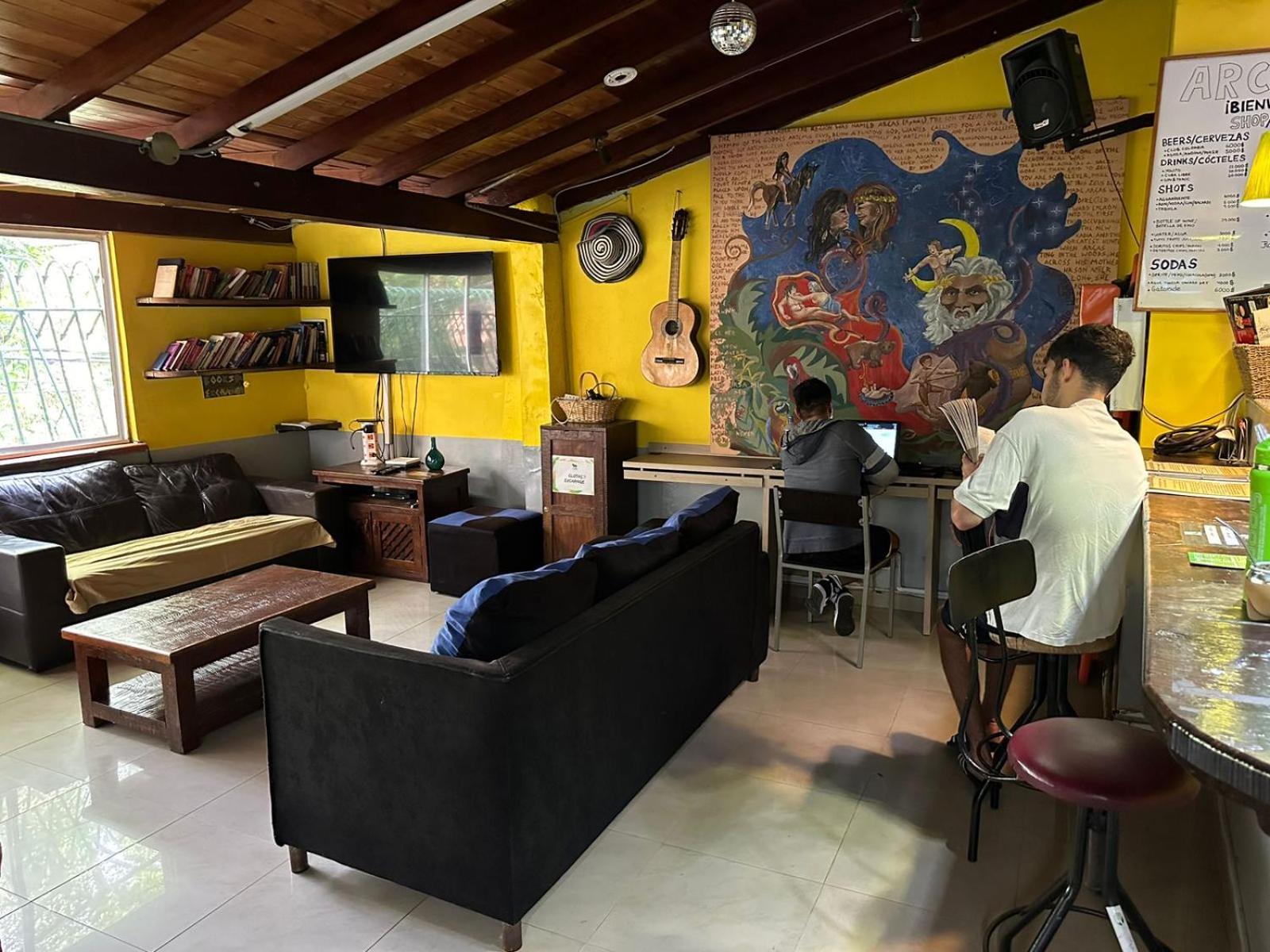 Arcadia Hostel Меделин Екстериор снимка