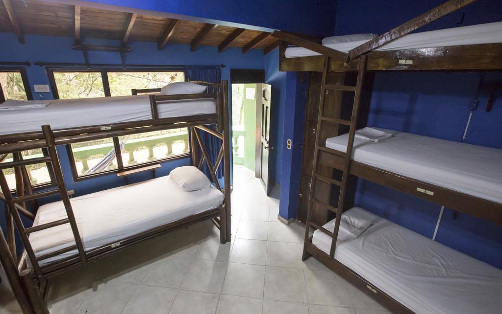 Arcadia Hostel Меделин Екстериор снимка