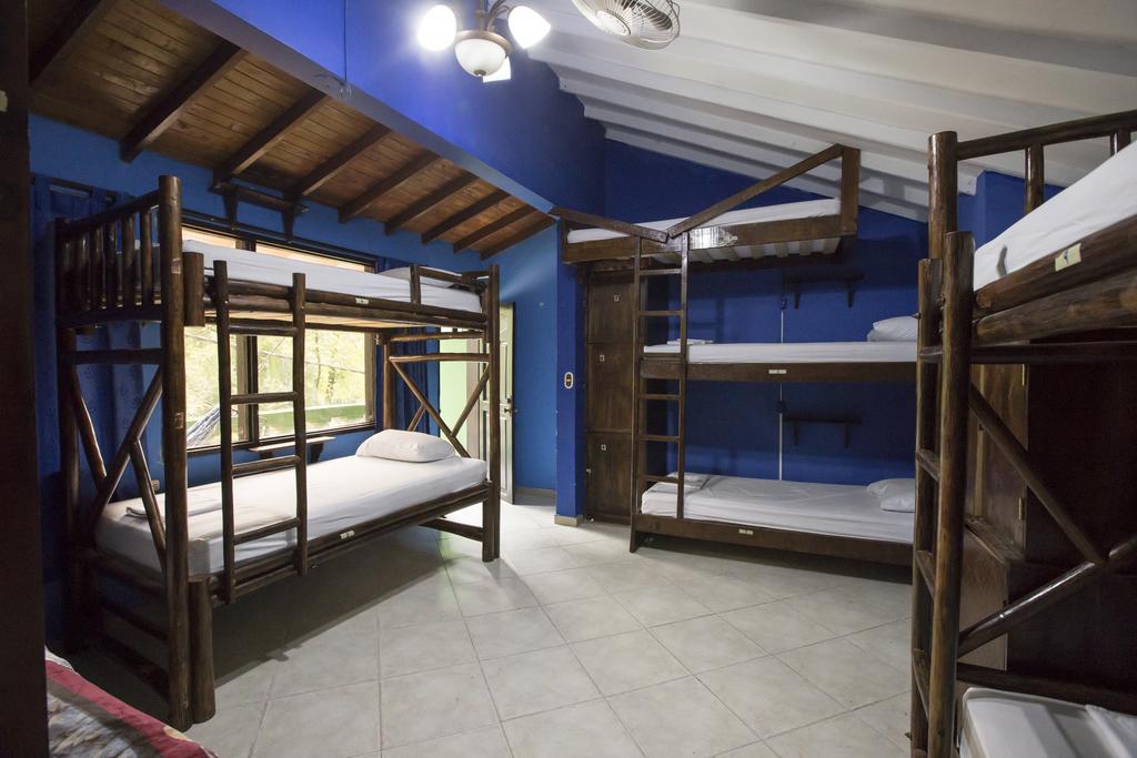 Arcadia Hostel Меделин Екстериор снимка