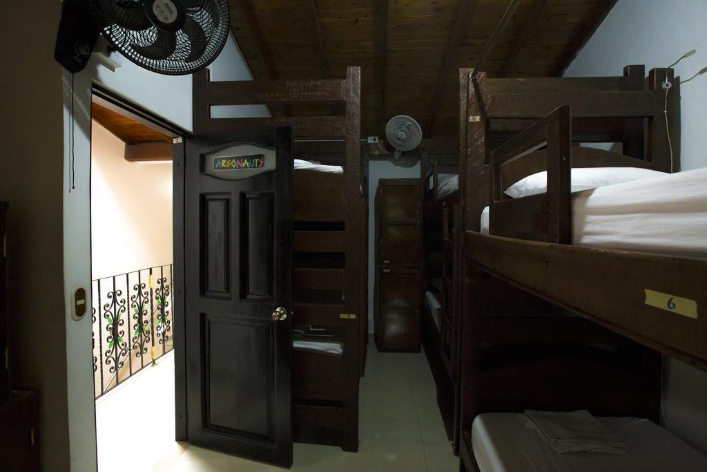 Arcadia Hostel Меделин Стая снимка