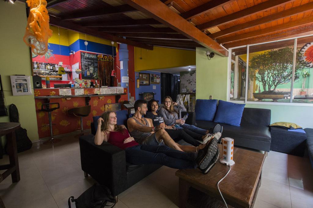 Arcadia Hostel Меделин Екстериор снимка